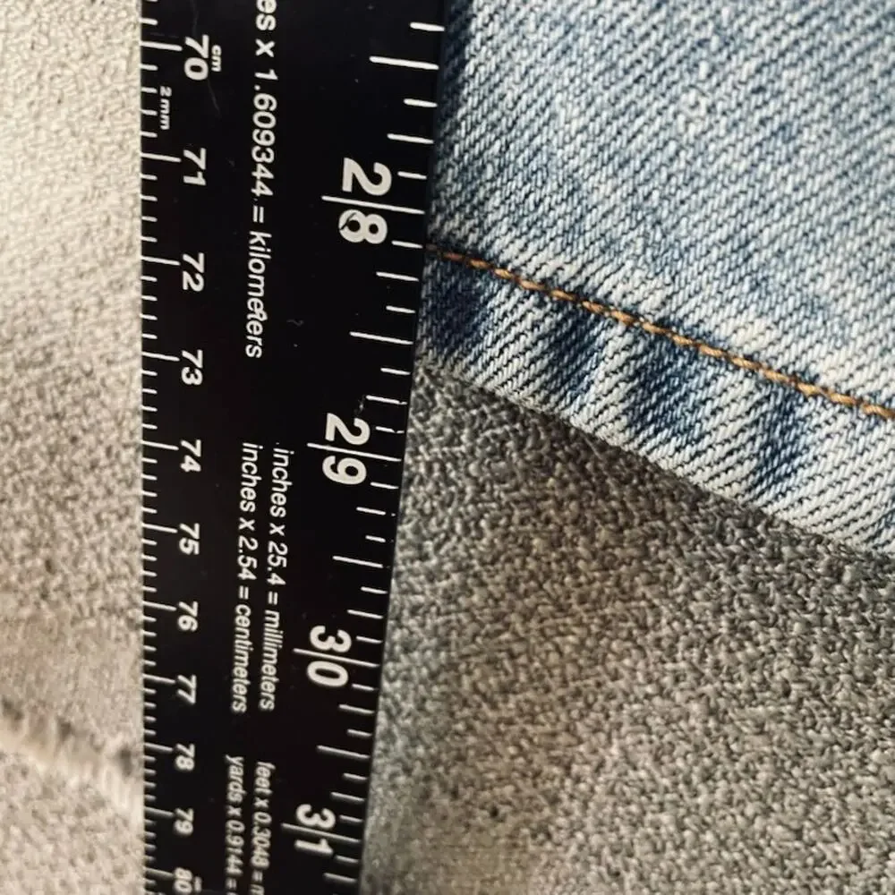 Vintage Y2K Levis 550 Jeans 40x30* Light Medium Wash Tapered Toned Dad Skater 00